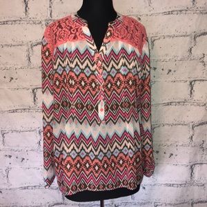 No boundaries brand blouse w/ lace.